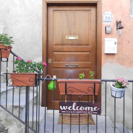Alloggio Turistico Rizzuto - Centro Storico Bracciano  Extérieur photo