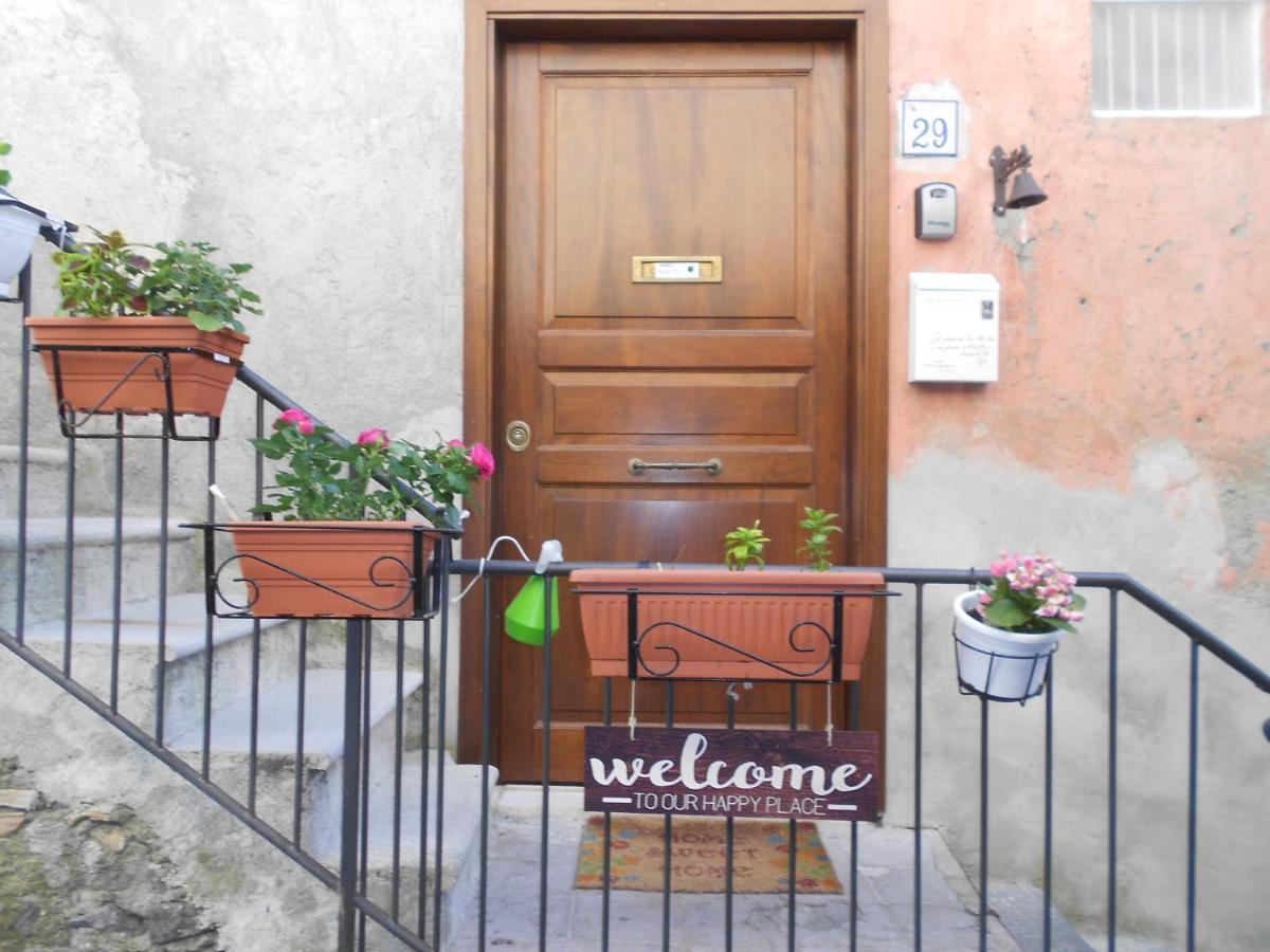 Alloggio Turistico Rizzuto - Centro Storico Bracciano  Extérieur photo
